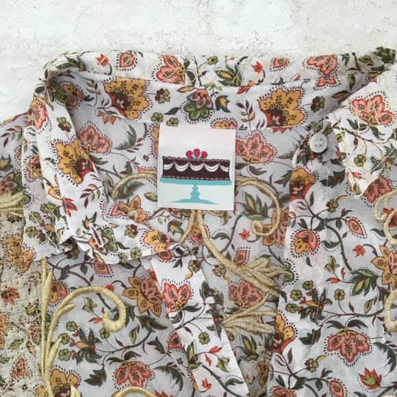 Cake Couture Embroidered Long-Sleeve Button Down - Picture 5 of 7